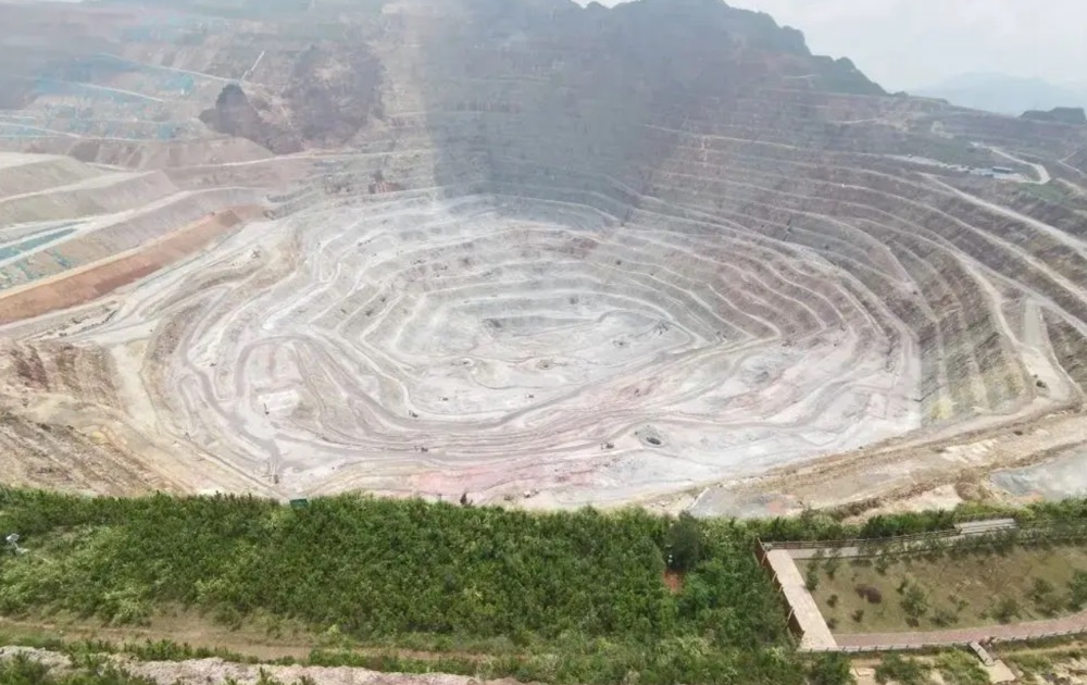 上杭縣紫金山金礦露天采掘場